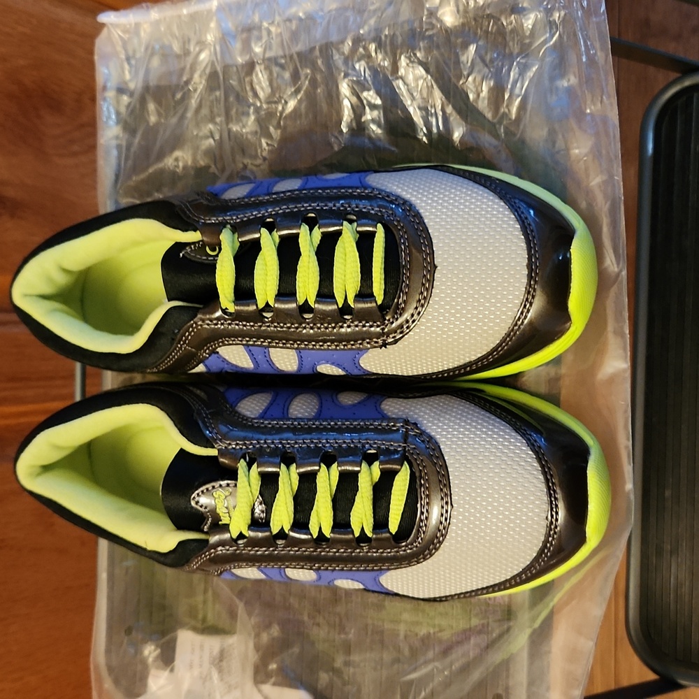 Curves Sneakers Size 9